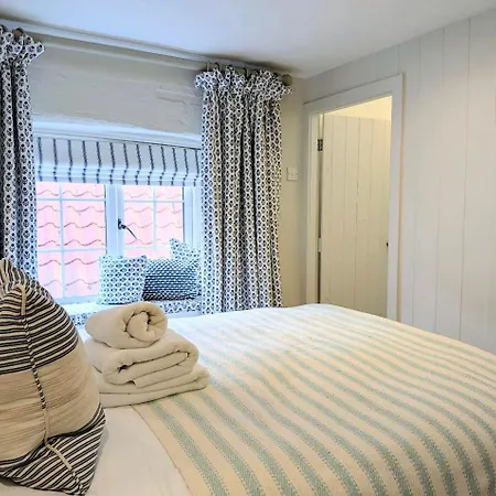 Normanby Bay * Runswick